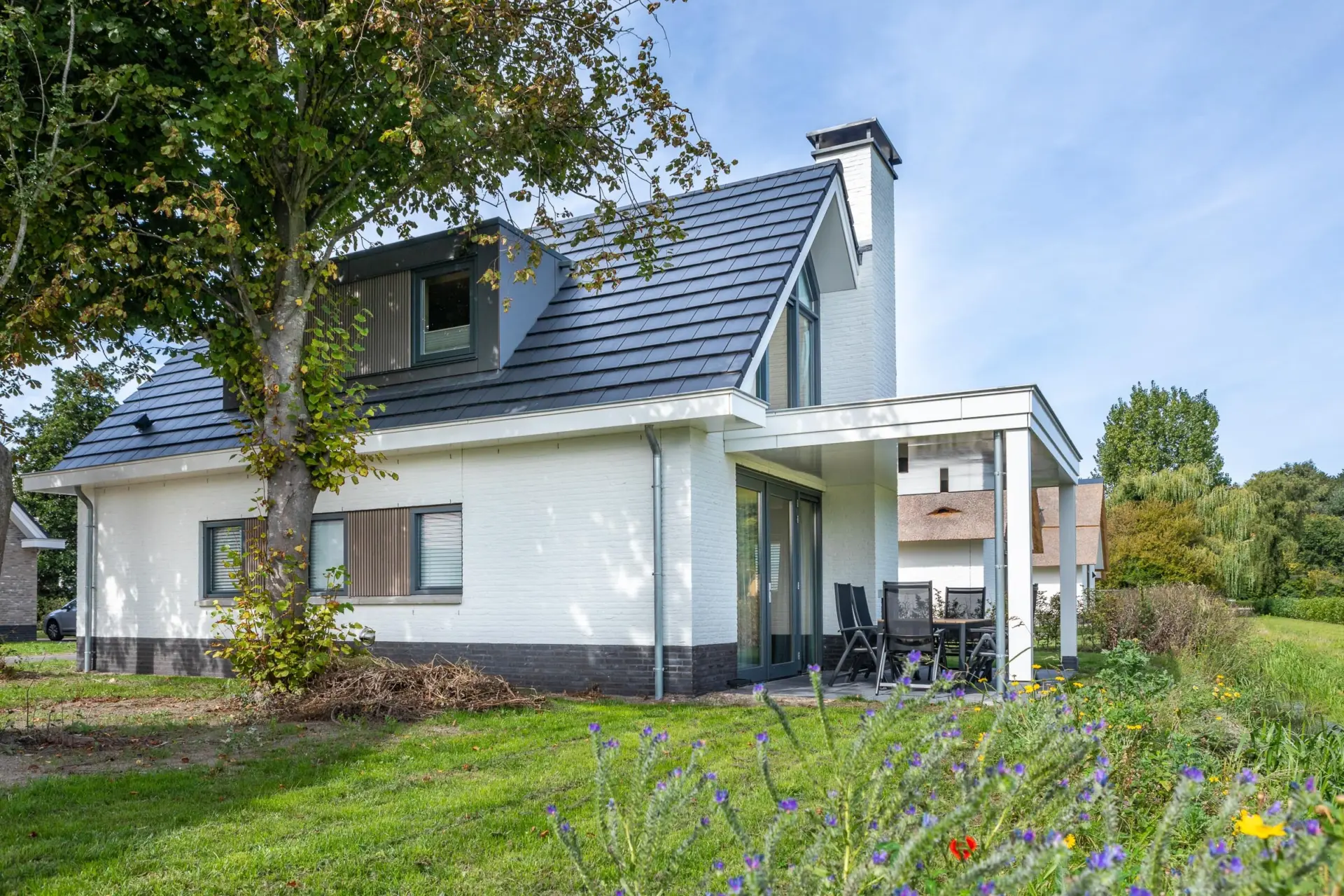 Buitenzijde met veranda